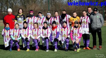 zdjęcie piłkarskiej drużyny kobiecej Fuks-a